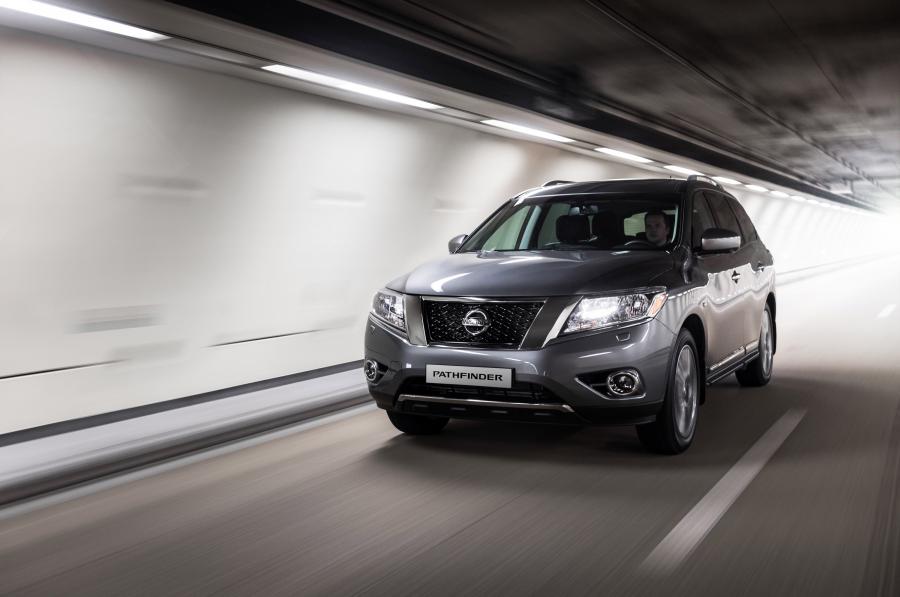  Nissan Pathfinder Hybrid 2015 года  (фото 7 из 29)